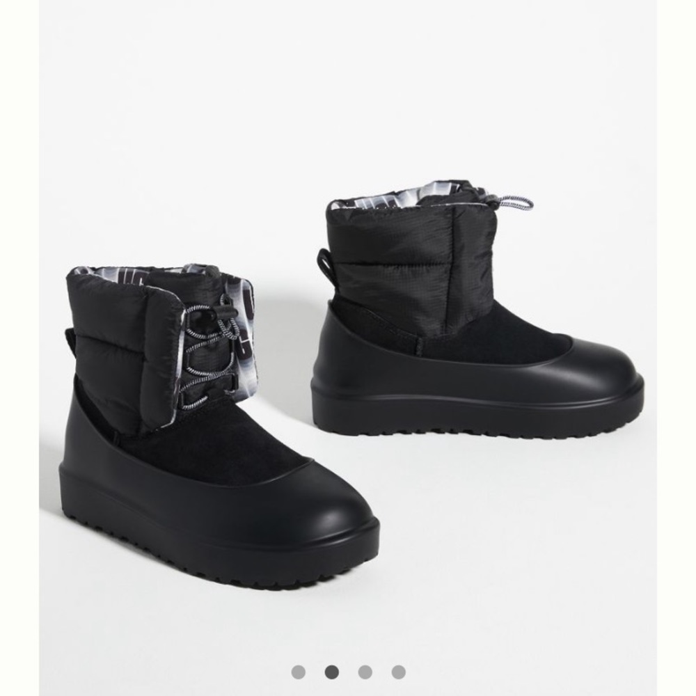UGG Classic Maxi Toggle Booties